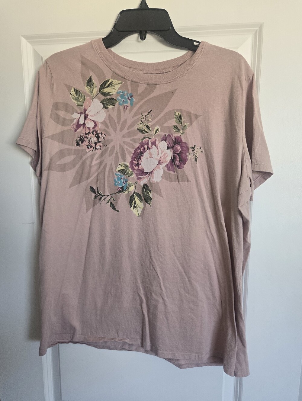 Torrid Dusty Pink floral crew neck graphic t-shirt Size 1